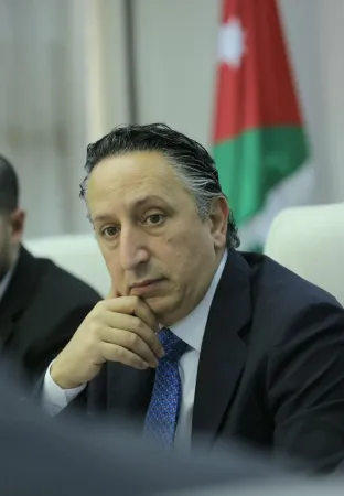 الفقه الدستوري في العلاقة بين النائب والوزير في النظام السياسي الأردني