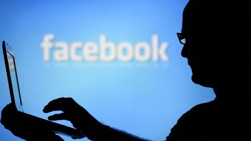 نائب يهاجم أصحاب  الفتن الفيسبوكية  (تفاصيل) 