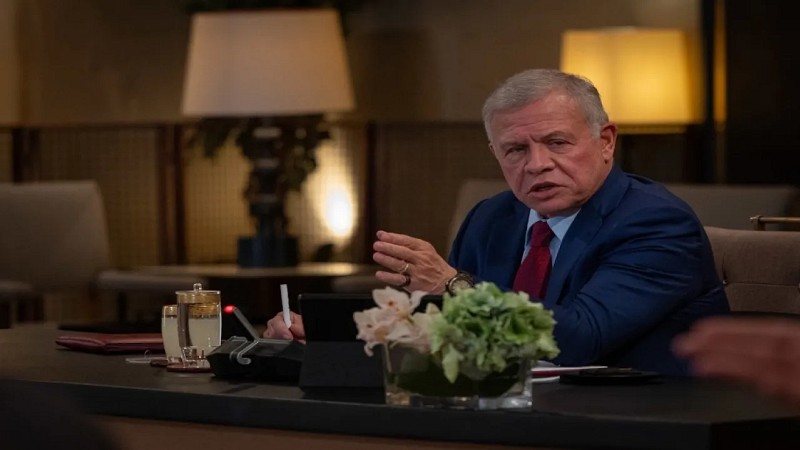 الملك يبعث برقية تعزية لأمير قطر باستشهاد منتسبي القوات المسلحة