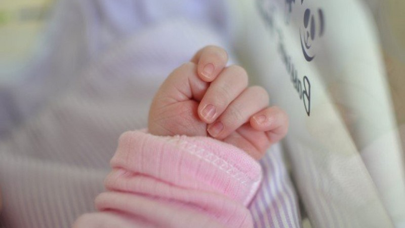 جريمة مروعة صدمة الجميع في رمضان : فصل رأس طفل ووضعه في حقيبة كبيرة .. التفاصيل