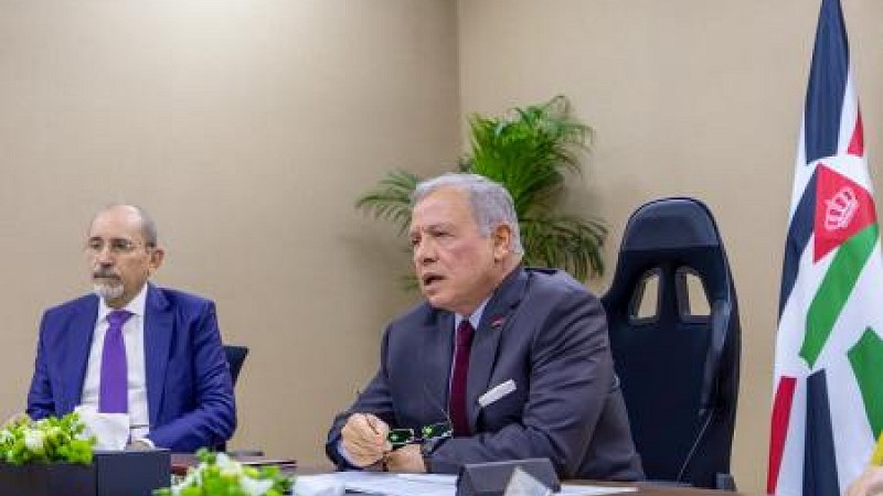 الملك خلال اجتماع دولي: إسرائيل تسعى لإذكاء نيران الصراع المستمر