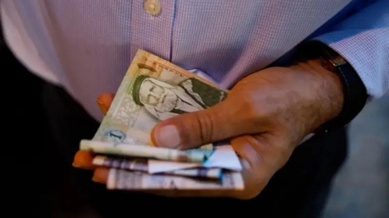مفاجأة بشأن موعد صرف الرواتب في الأردن