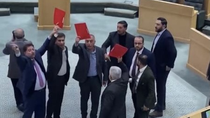  ملفات باللون الأحمر .. ما الذي حدث في جلسة مناقشة الضمان؟ 