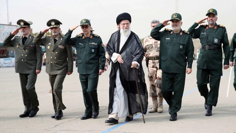  الحرس الثوري الإيراني: سنطلق بعد قليل أعنف عملياتنا الهجومية ضد إسرائيل والقواعد الأمريكية