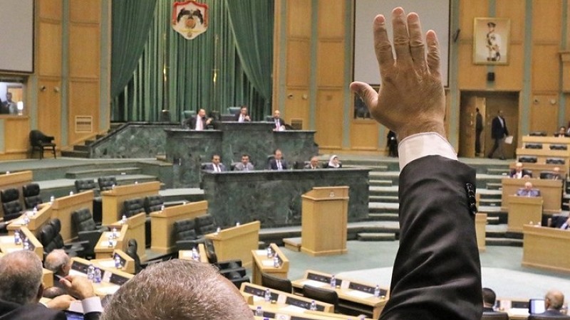 جدل تحت القبة بعد وصف المجلس بـ مجلس حكي  (تفاصيل)