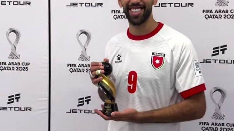 علوان يحصد جائزة افضل لاعب في مباراة الأردن والكويت 