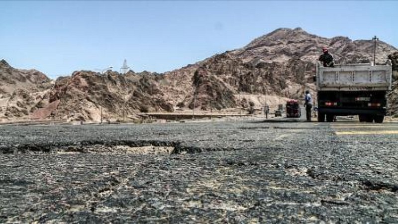 وفاة بتدهور صهريج نفط في العقبة وانسكاب حمولته