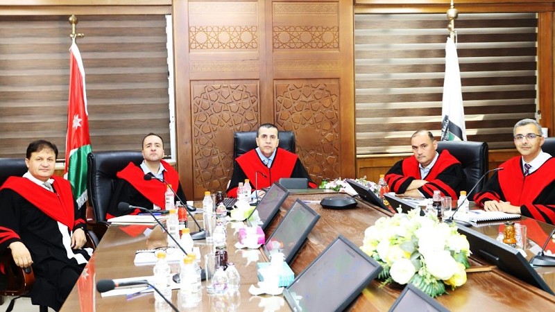 رسالة ماجستير تبحث كفاءة الطاقة في تصميم شبكات MIMO من منظور التجميع بجامعة البلقاء التطبيقية